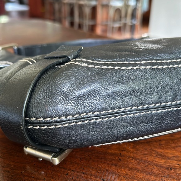 MK Michael Kors Yacht Club bag w buckles - Picture 6 of 17